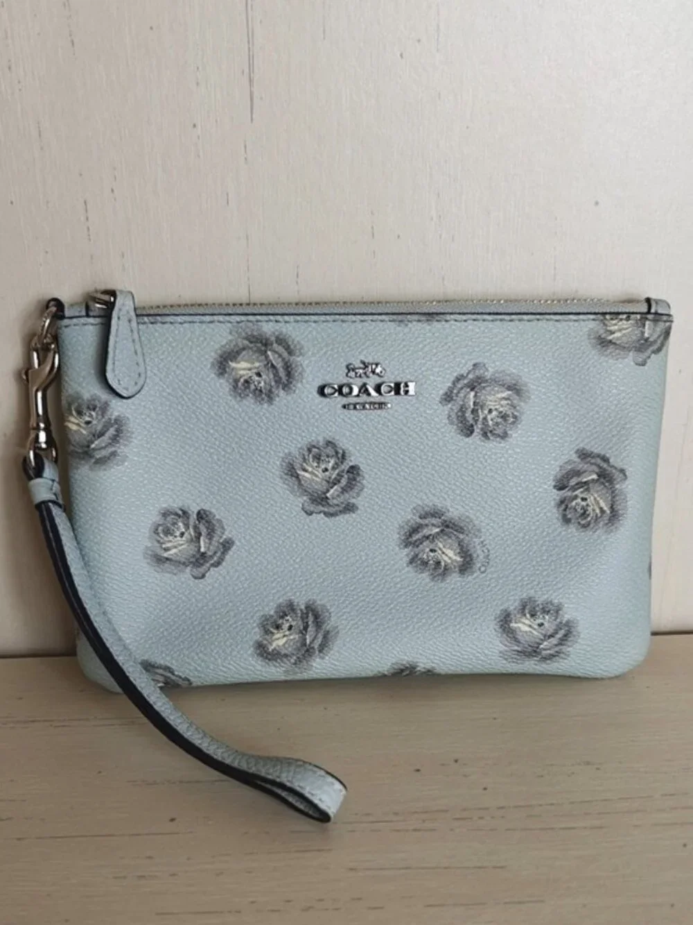 Coach Wristlet Light Blue Gray Roses